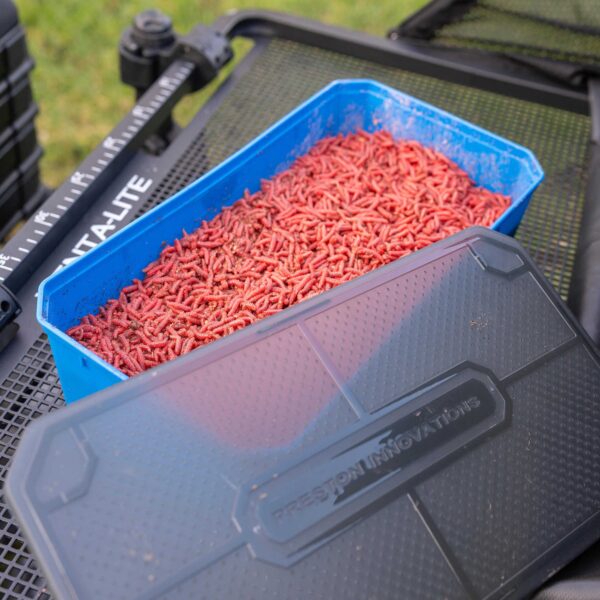 Box BLU porta pastura Bait Tub 6 pt (3,5 lt) PRESTON - immagine 3