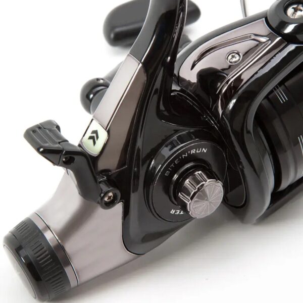 Mulinello Black Widow BR 4500A DAIWA - immagine 5