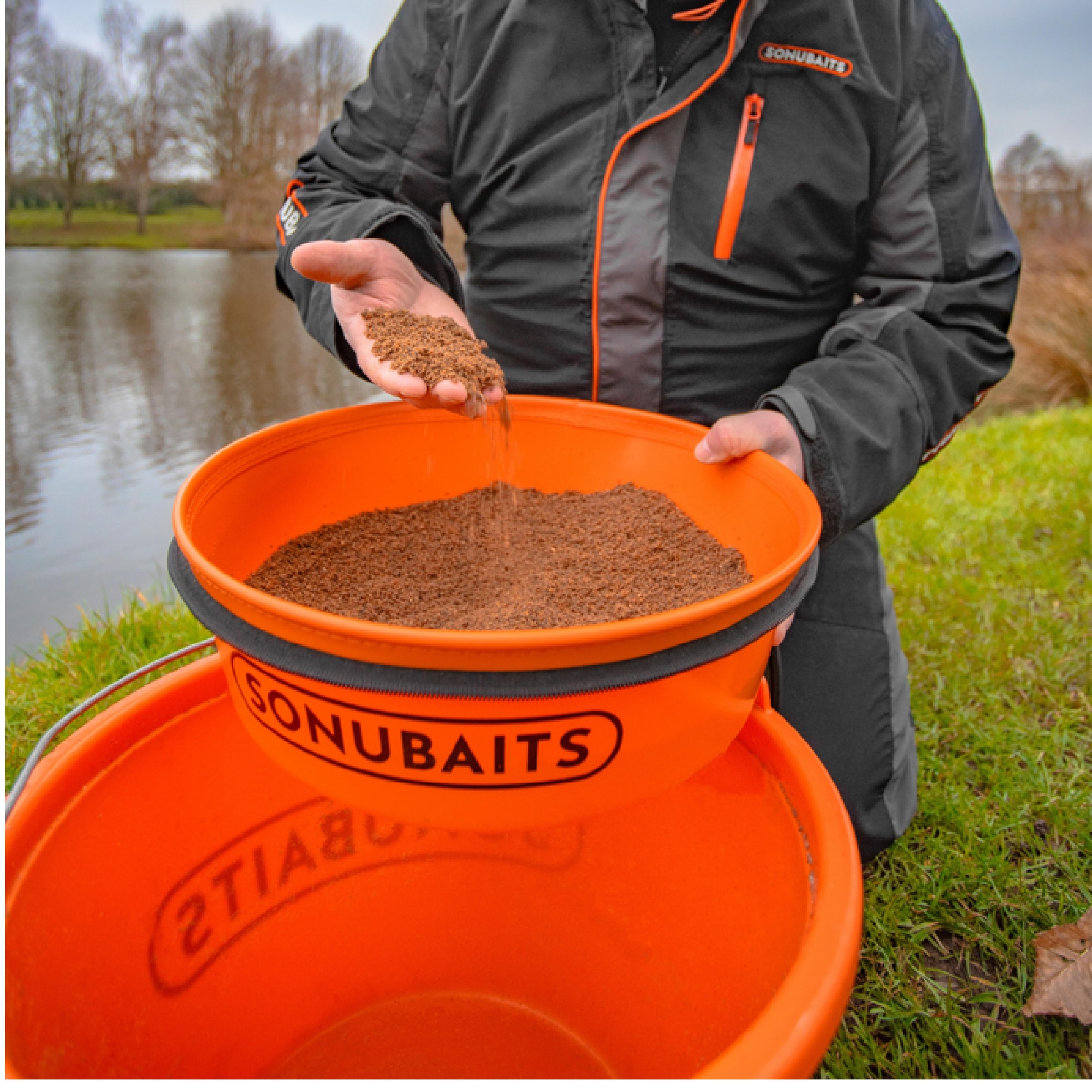 Bacinella con coperchio Eva SONUBAITS (5 lt) - immagine 3
